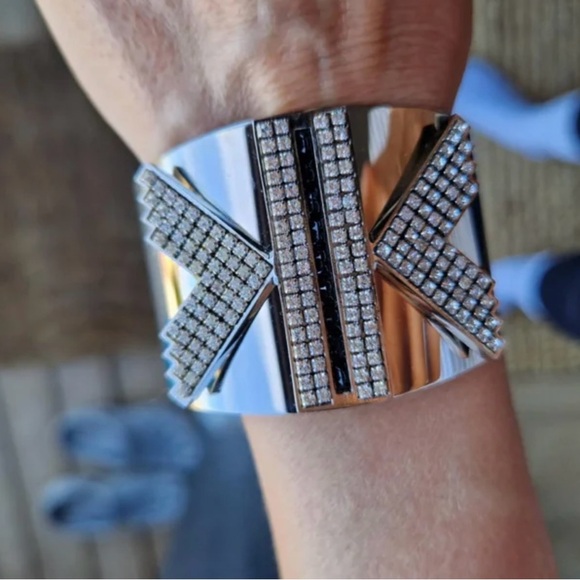 Atelier Swarovski Karl Lagarfeld KK Silver Cuff. Karl Lagarfeld Hip Chic Cuff. - Picture 4 of 16